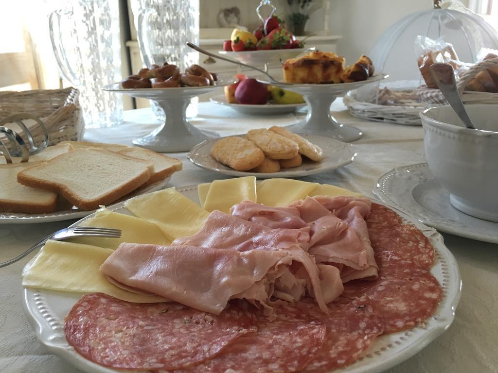 Monti Di Jogliu Villa Арцахена Екстериор снимка