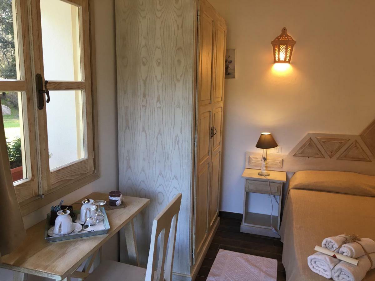 Monti Di Jogliu Villa Арцахена Екстериор снимка