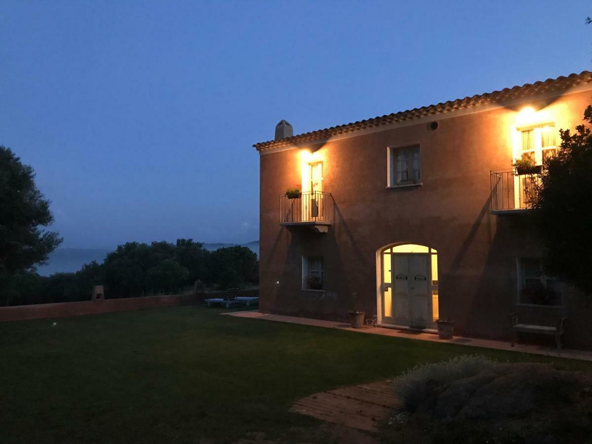 Monti Di Jogliu Villa Арцахена Екстериор снимка